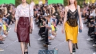Leather skirt - fashion trends in spring 2020