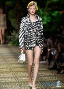 Spring jackets with zoological print for spring 2020